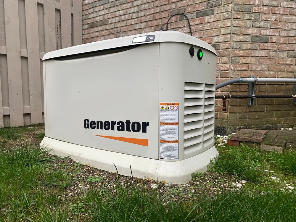 solar batteries vs. generators: choosing the best backup power solution​ 