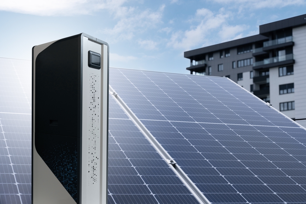 solar batteries vs. generators: choosing the best backup power solution​